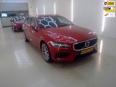 Volvo V60 - 2.0 T5 Momentum Pro 250PK+Half-Leder+19"Lmv+Adaptief-cruise+navi+elek-trekhaak = SUPER