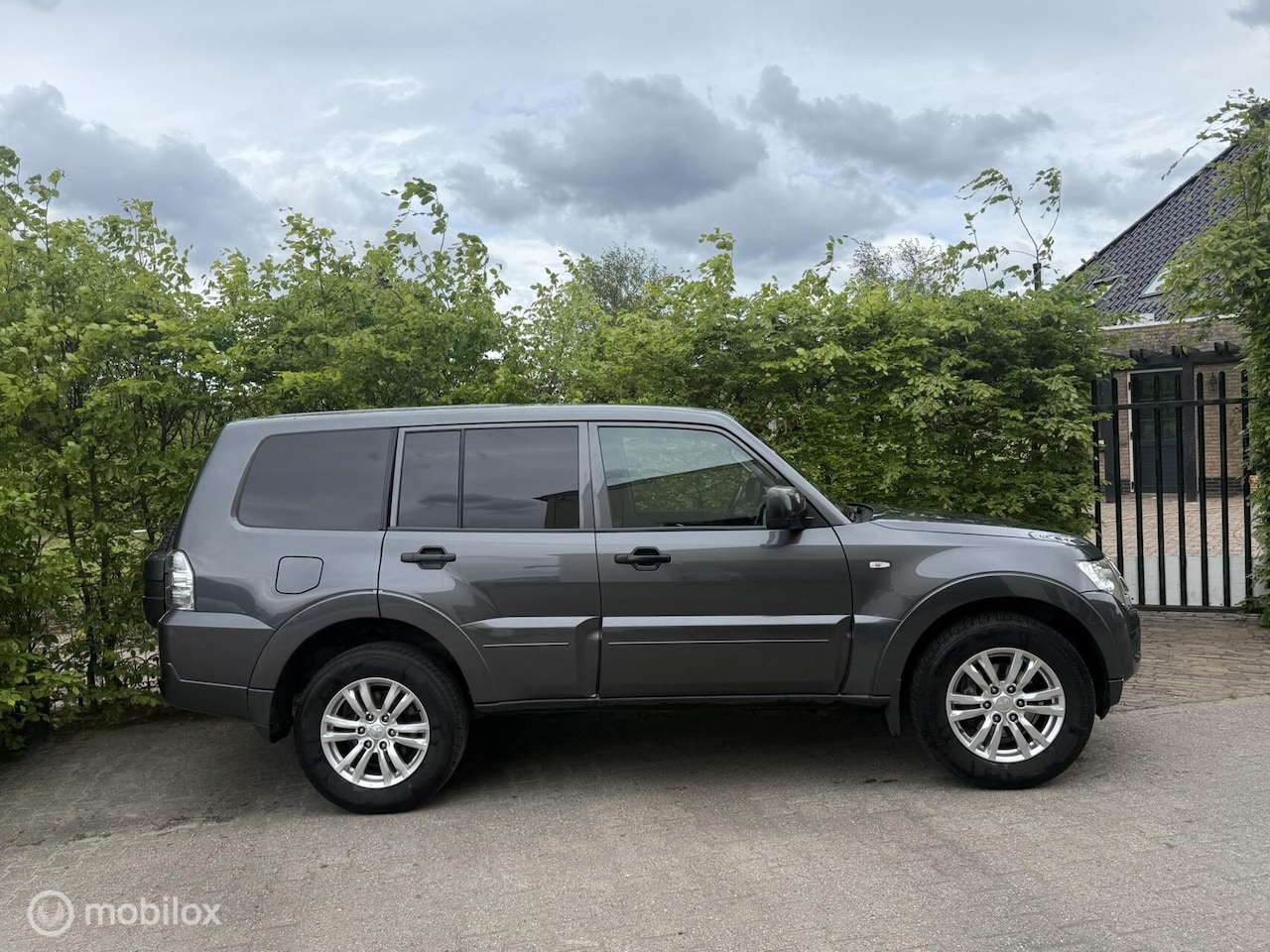 Mitsubishi Pajero - 3.2 DI-D 5drs Grijs kenteken 107000KM!!! Origineel Ned. - AutoWereld.nl