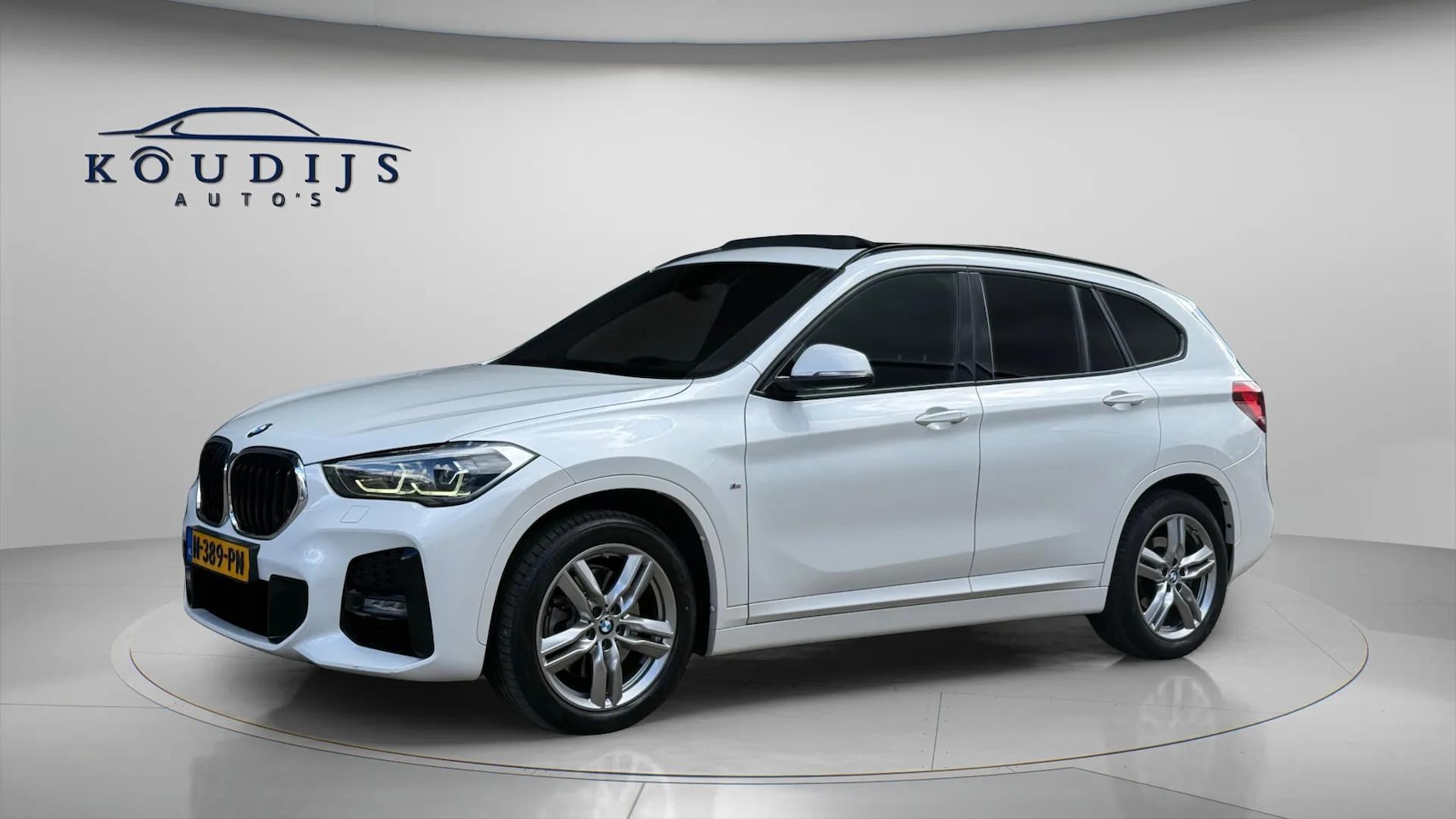 BMW X1 - xDrive20i High Executive XDrive20i High Executive, M-sport, Shadow-line, Panodak, Head-Up, Adaptive cruise - AutoWereld.nl