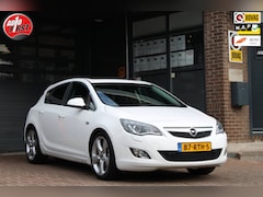 Opel Astra - 1.4 Turbo Sport // Pano // Stuur/stoelverwarming // Extra winterbanden