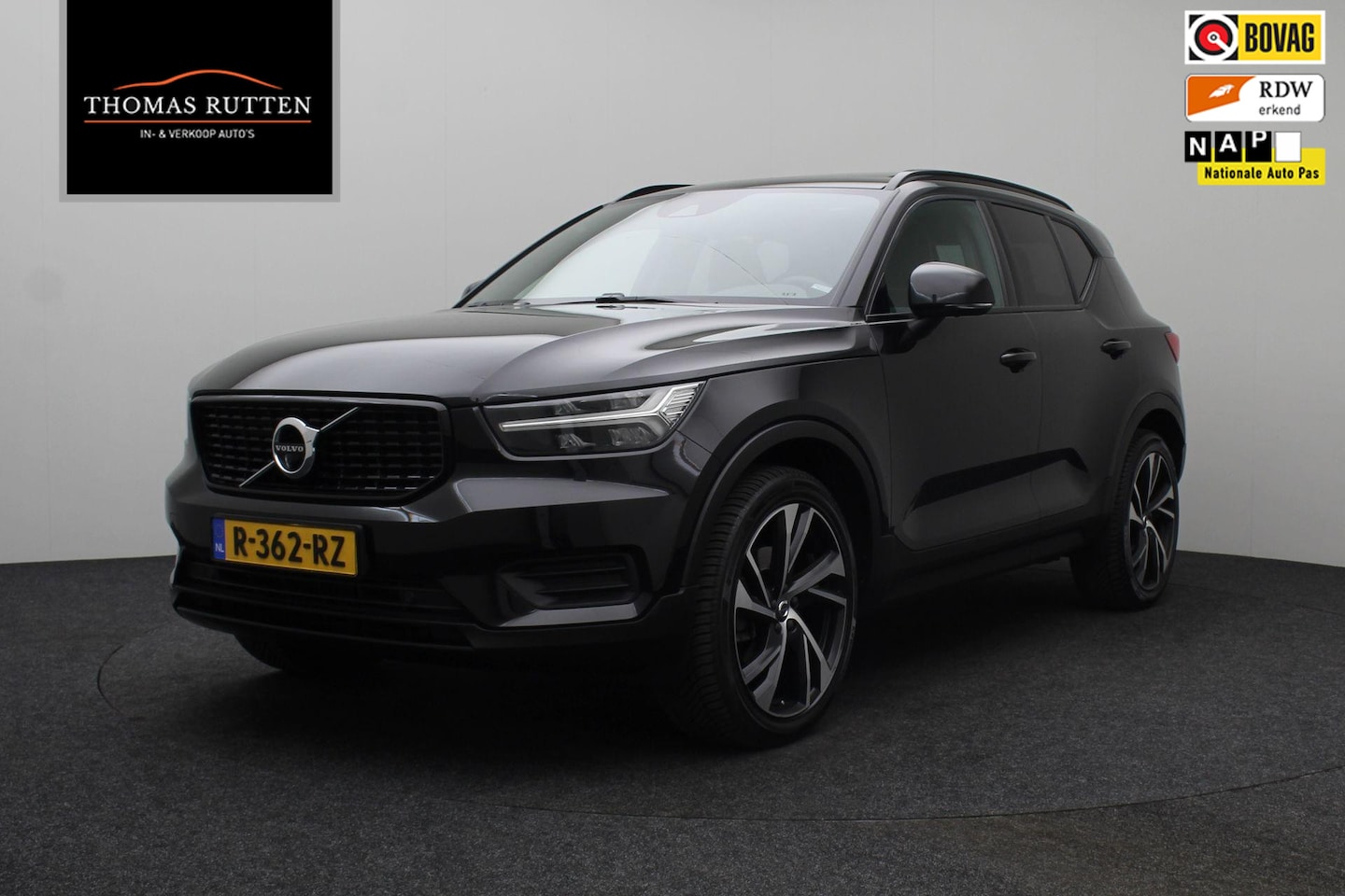 Volvo XC40 - 2.0 B3 R-Design 2022 NAP | 360 Camera | Harman Kardon | Panoramadak | Carplay | Stuur en s - AutoWereld.nl
