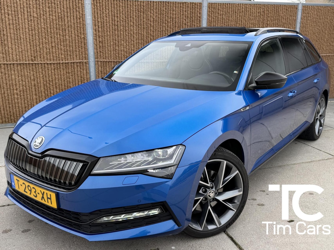 Skoda Superb Combi - 1.4 TSI iV Sportline Automaat | Panoramadak | Stoelverwarming voor | Stuurwielverwarming | - AutoWereld.nl