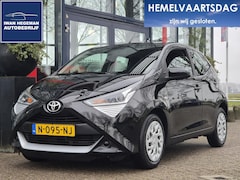 Toyota Aygo X - 1.0 VVT-i x-play | Navigatie via Smartphone | Apple Carplay | Airconditioning | Parkeercam