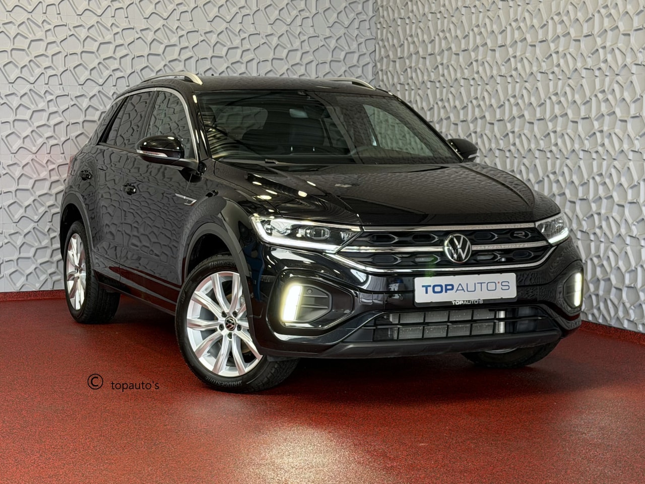 Volkswagen T-Roc - 1.5 TSI 150PK R-LINE EVO IQ LIGHT ALCANTARA ELEK.KLEP CARPLAY STOEL/STUUR VERW. 19"LMV VIR - AutoWereld.nl