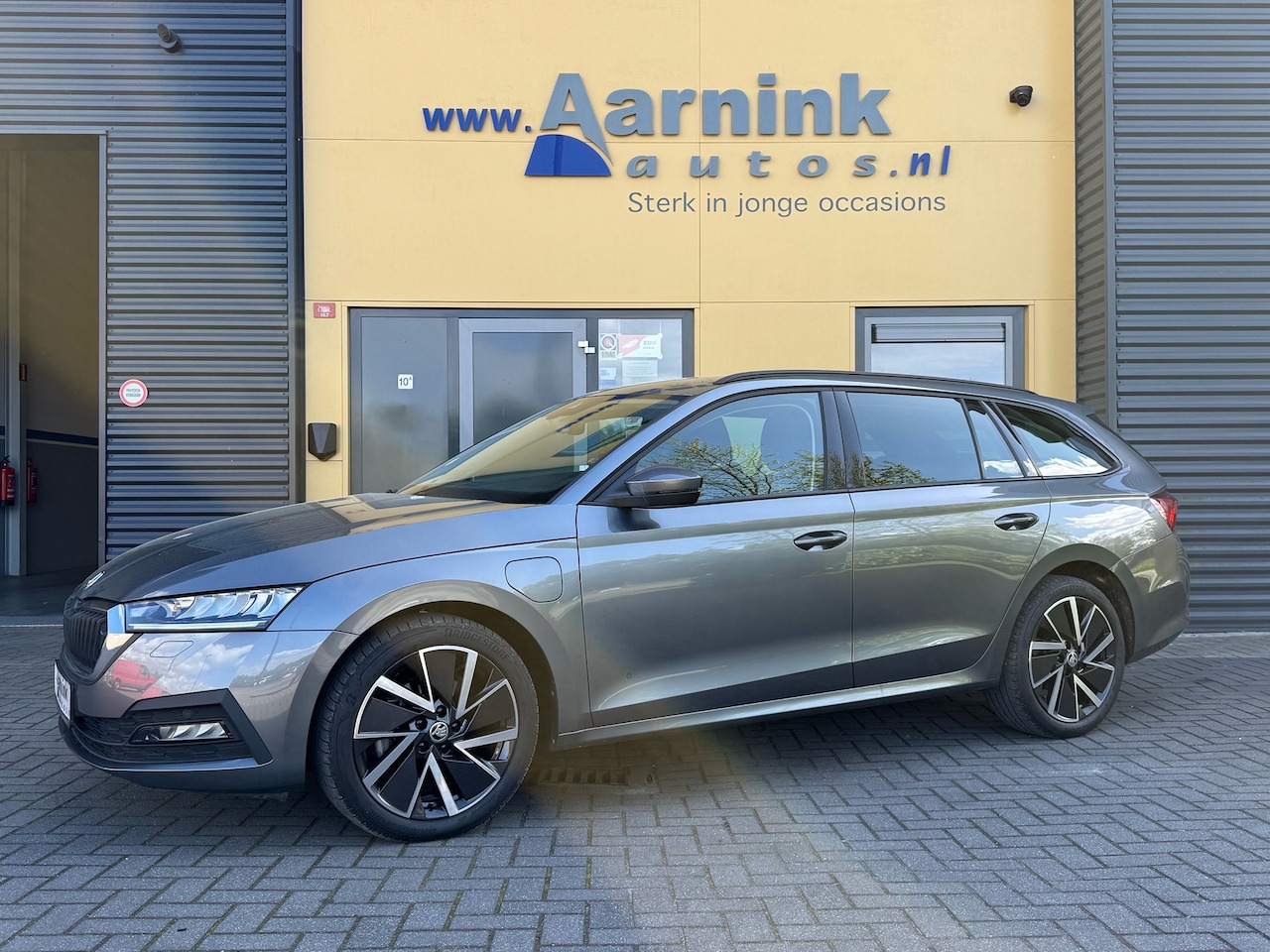 Skoda Octavia - 1.4 TSI iV Clever, agr stoelen, winterpakket, camera, pdc - AutoWereld.nl