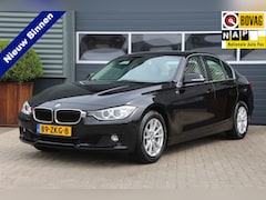 BMW 3-serie - 320i High Executive