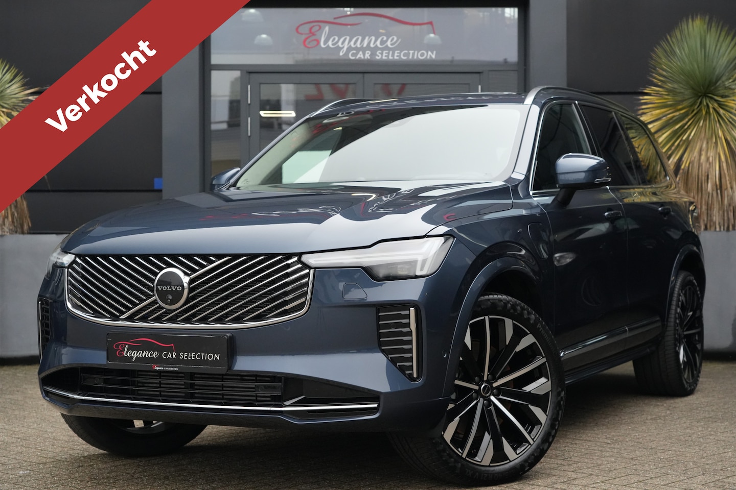 Volvo XC90 - 2.0 T8 FACELIFT Plug-in hybrid AWD Ultra Bright 455pk Panoramadak/B&W/Luchtvering/Trekhaak - AutoWereld.nl
