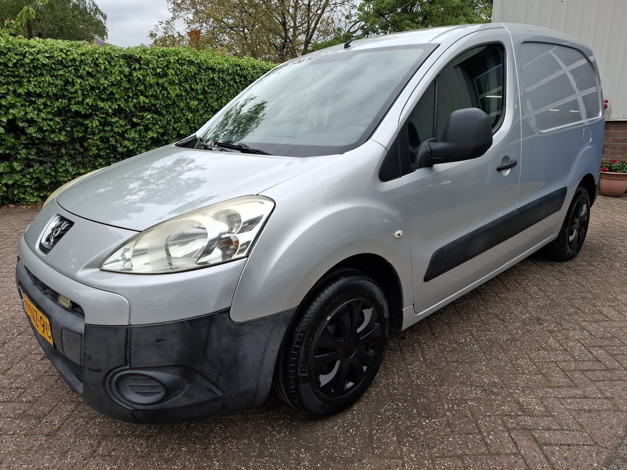Peugeot Partner - 122 1.6 HDI L1 XT Profit + AIRCO/TREKHAAK/3-ZITS 90PK - AutoWereld.nl