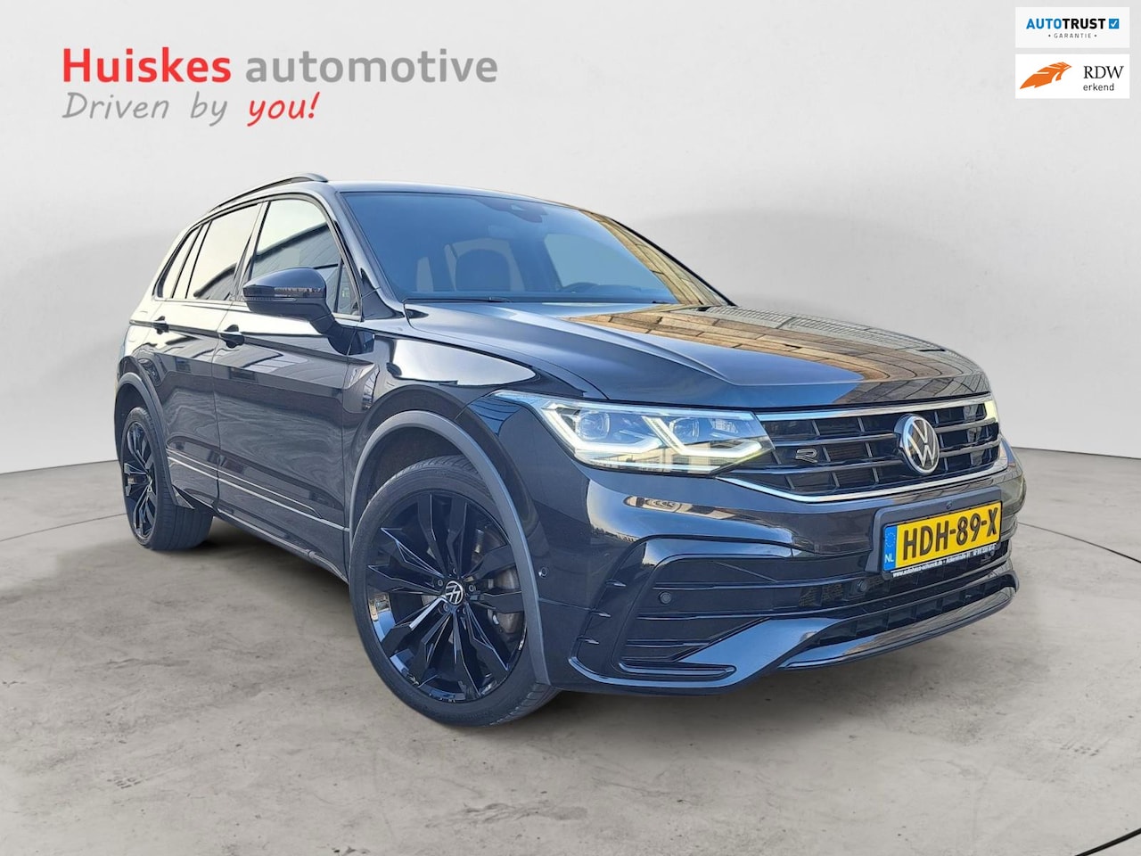 Volkswagen Tiguan - 1.4 TSI eHybrid R-Line/Leer/360 camera/head-up/LED - AutoWereld.nl