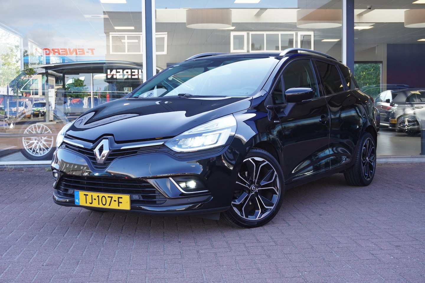 Renault Clio Estate - 1.2 TCe Bose Automaat | Navigatie | Airco | Elek. pakket | LM velgen | Inruil mogelijk - AutoWereld.nl
