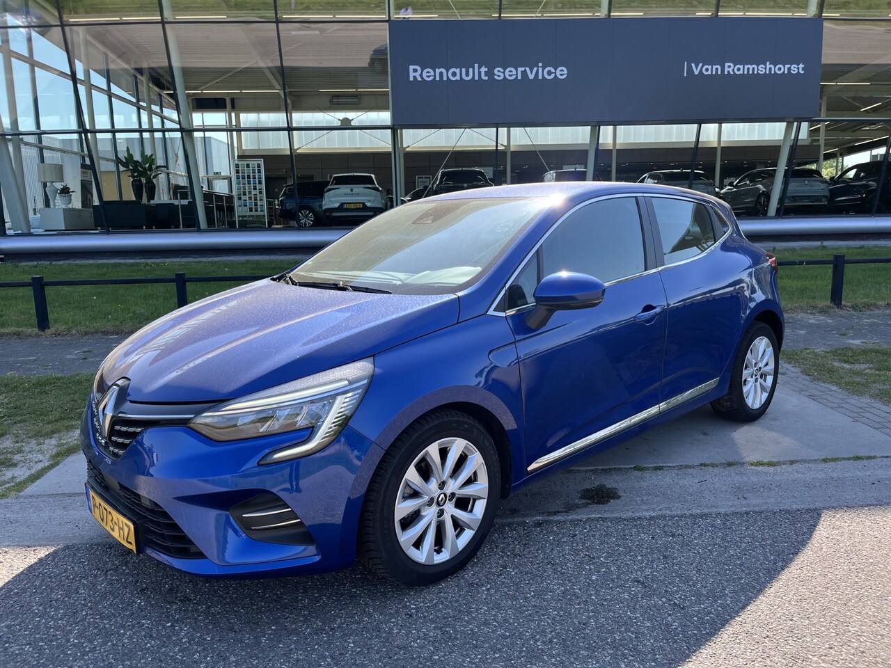 Renault Clio - 1.0 TCe Intens / Apple Carplay - Android Auto / Parkeersensoren.Achter / Keyless / Climate - AutoWereld.nl