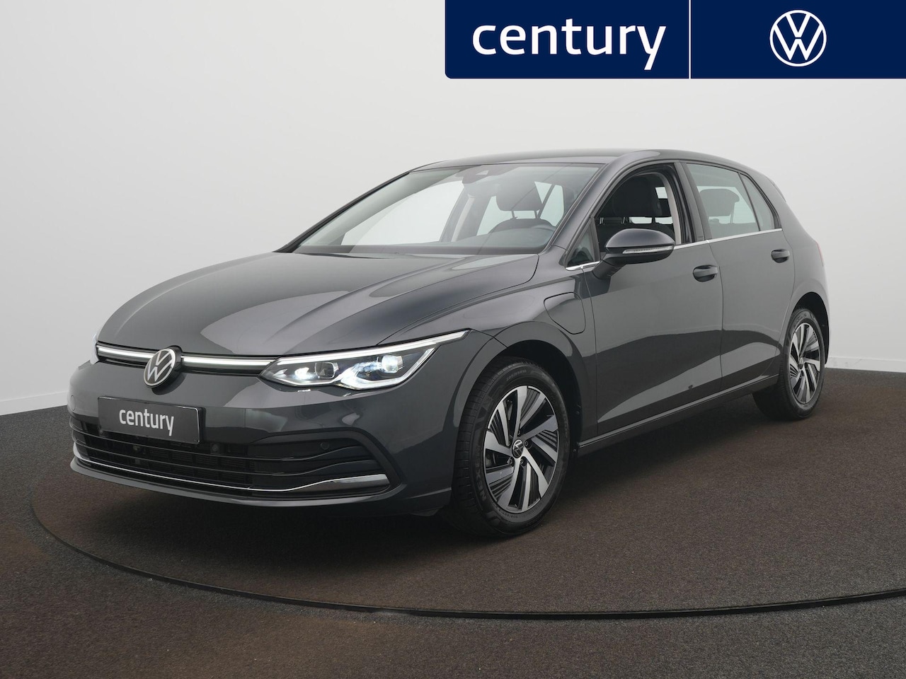 Volkswagen Golf - 1.4 eHybrid Style l Zwenkbare Trekhaak l Elek Stoelen l PDC l Navi l Stoel/stuurverwarming - AutoWereld.nl