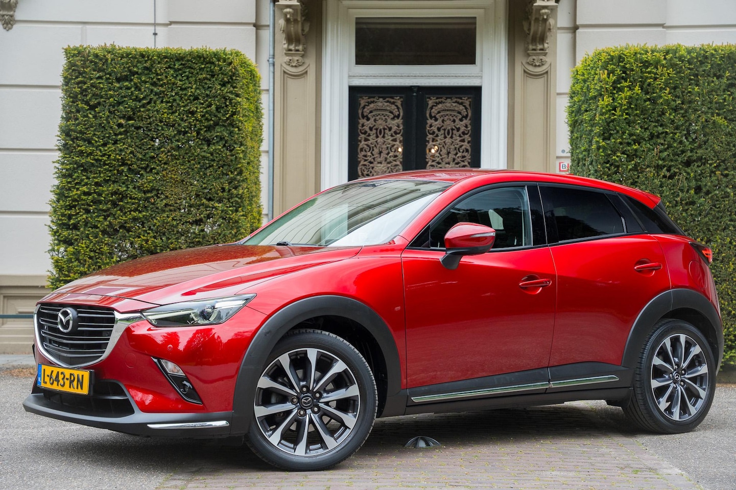 Mazda CX-3 - 2.0 SkyActiv-G 120 Luxury TREKHAAK | HUD | CAMERA | KEYLESS | DODEHOEK | LEDER - AutoWereld.nl