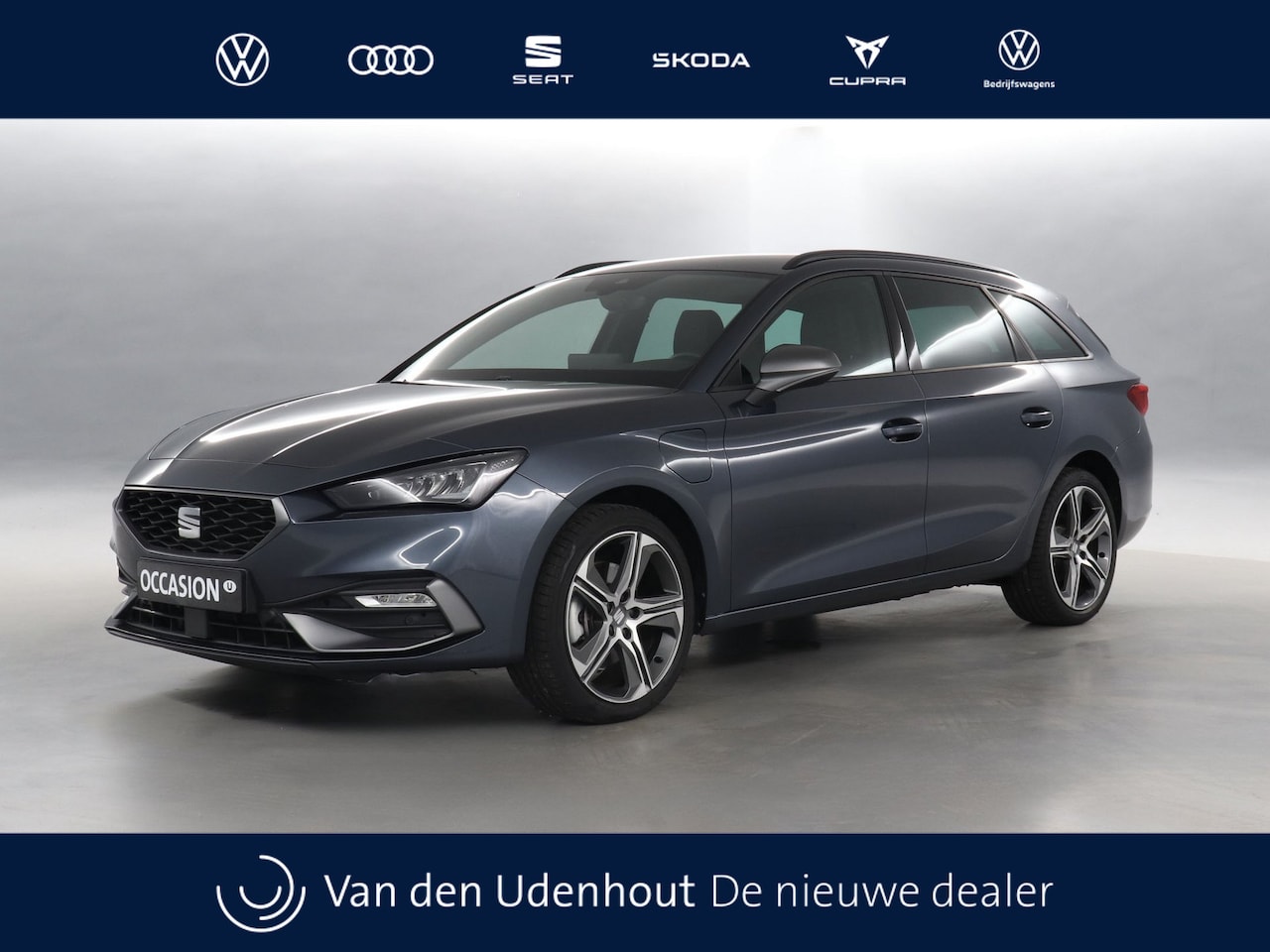 SEAT Leon Sportstourer - 1.5 TSI 204pk e-Hybrid FR Business DSG / Navigatie / Sfeerverlichting / Camera - AutoWereld.nl