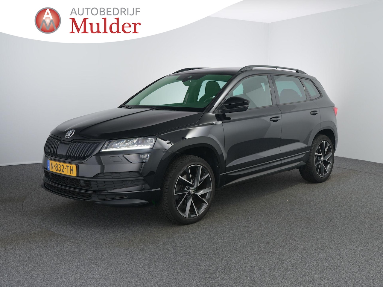 Skoda Karoq - 1.5 TSI ACT Sportline Business | Zwenkhaak | Winterpakket | Canton | ACC | Dodehoeksensor - AutoWereld.nl