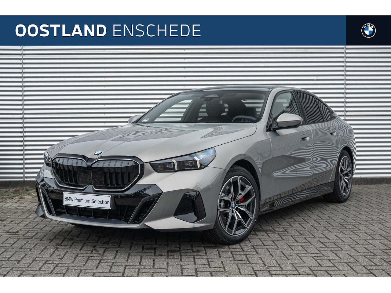 BMW 5-serie - 520i M Sport Automaat / Panoramadak / Trekhaak / Bowers & Wilkins / Achteruitrijcamera / A - AutoWereld.nl