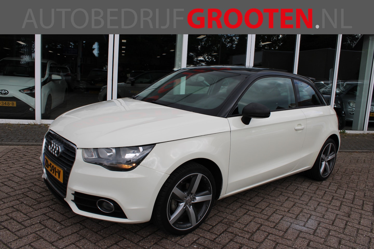 Audi A1 - 1.2 TFSI Attraction Panorama - AutoWereld.nl