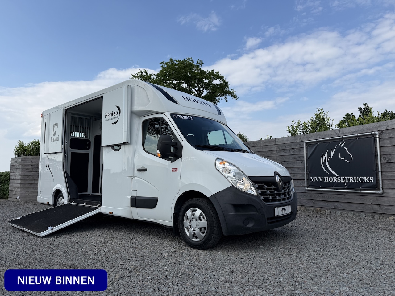 Renault Master - | HORSETRUCK | THEAULT | STALLION 5XL | 2018 | HENGST | DUB CAB | MANUEL | 170PK | L3 | 5- - AutoWereld.nl
