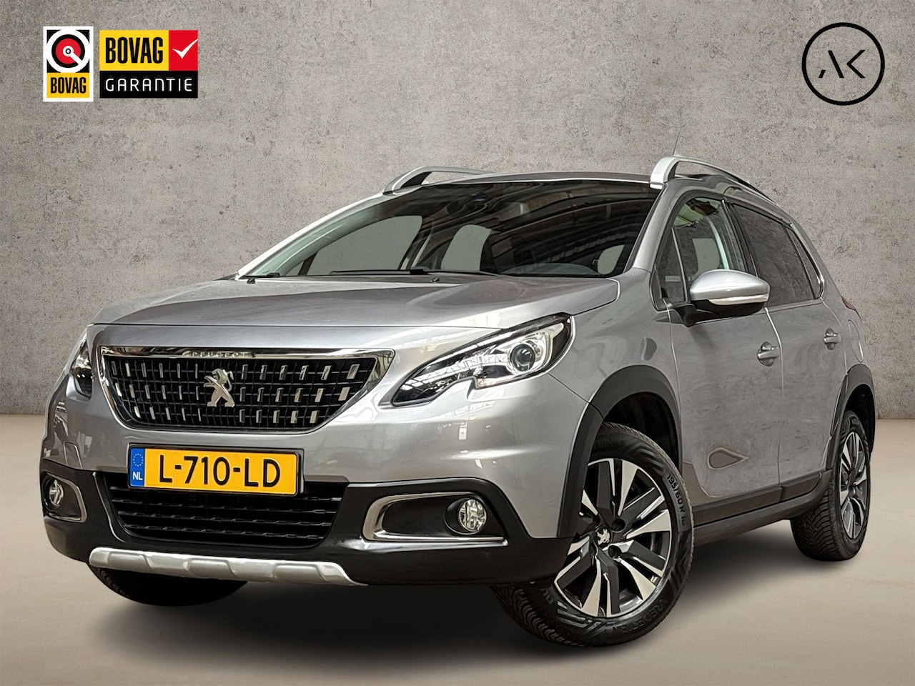 Peugeot 2008 - 1.2 PureTech Sport (APPLE CARPLAY, NAVIGATIE, CLIMATE, CAMERA, SPORTSTOELEN, LEDER, GETINT - AutoWereld.nl