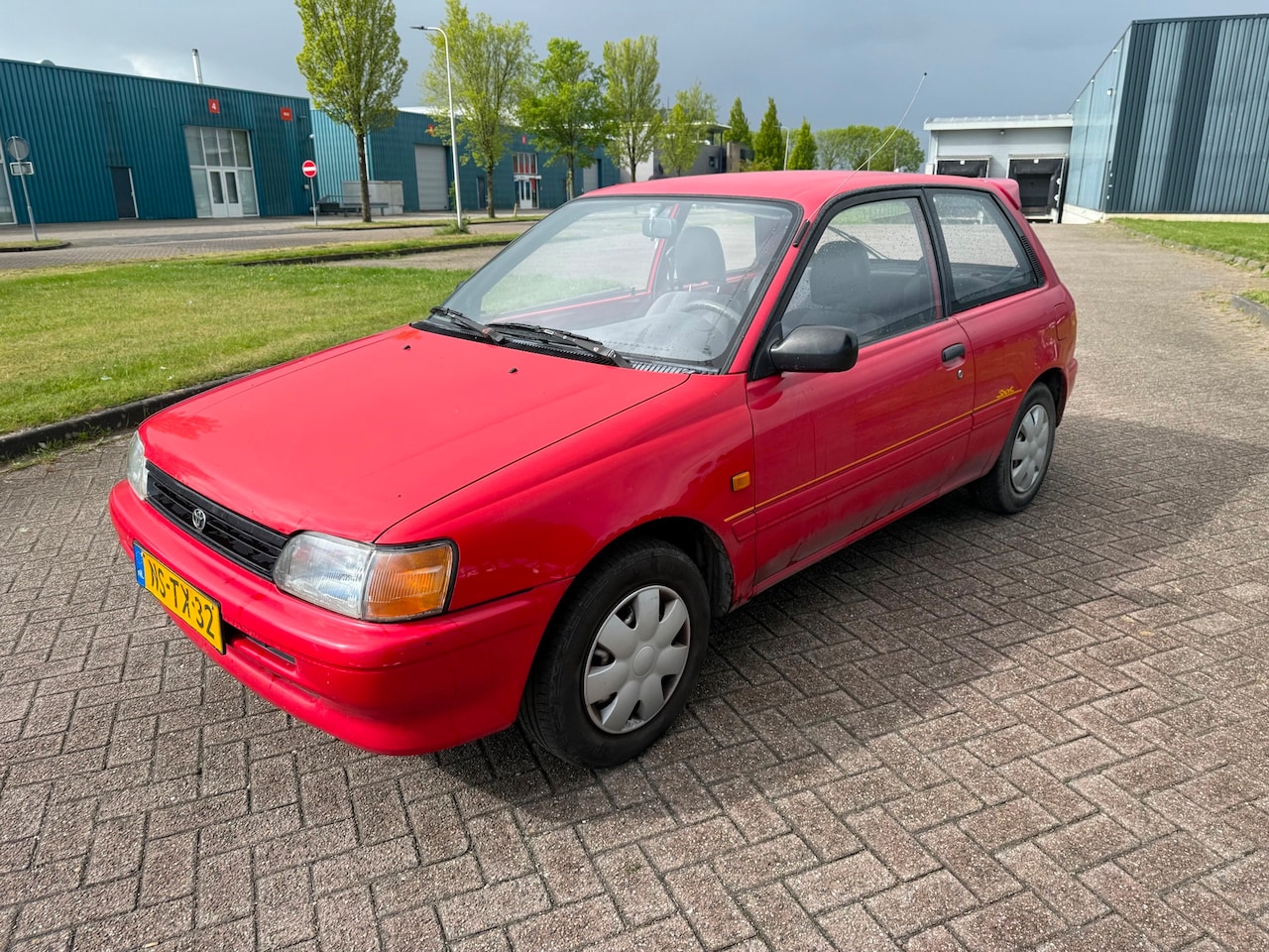 Toyota Starlet - 1.3 XLi Apk tot 20-2-2027 - AutoWereld.nl
