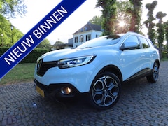 Renault Kadjar - 1.2 TCe Bose Leer/stof Xenon/Led Parkassist Achteruitrijcamera Panoramadak Keyless Navigat