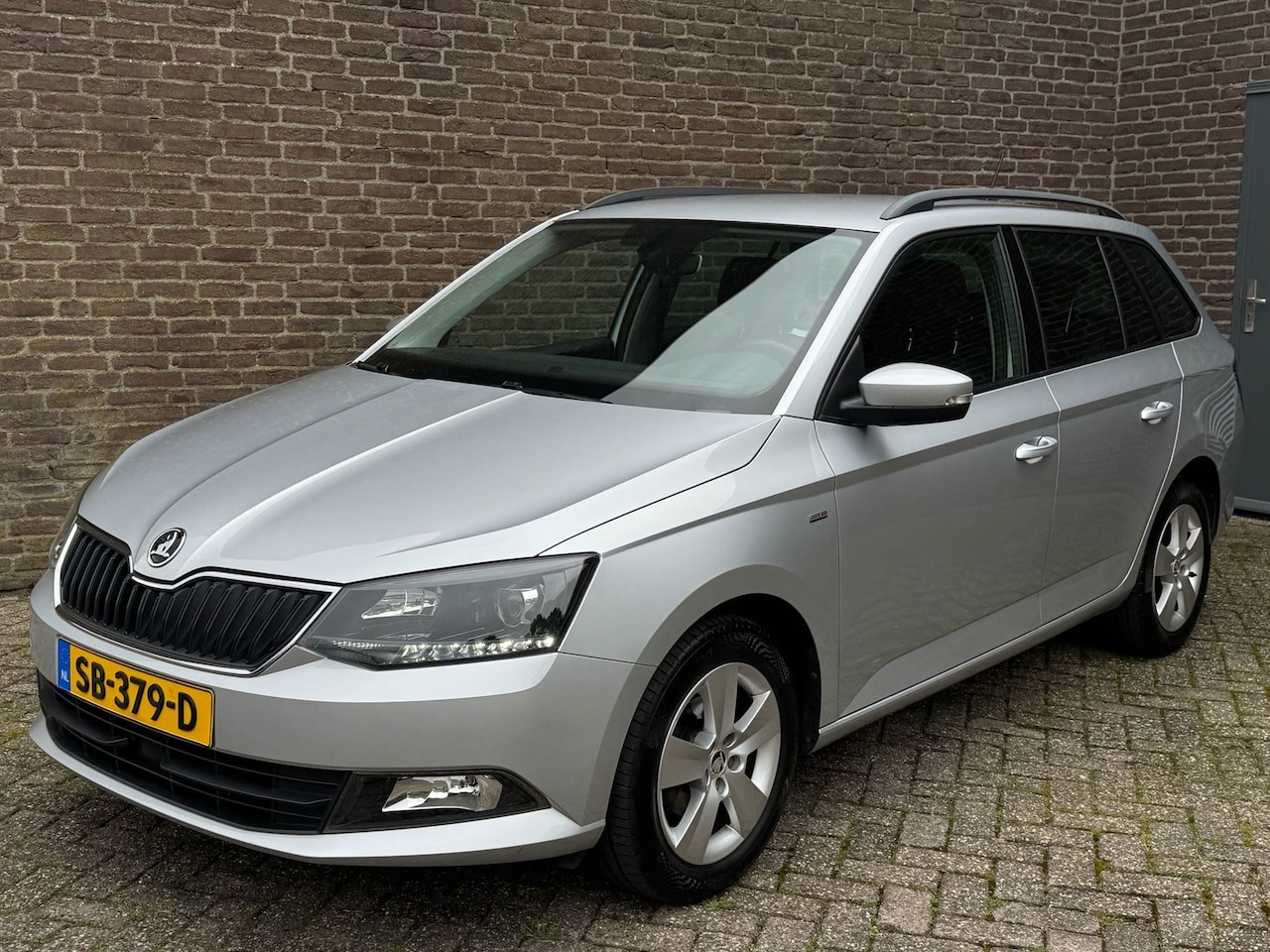 Skoda Fabia Combi - 1.0 TSI Clever Carplay Parkeersensoren Cruise-Contr. Org.NL NAP - AutoWereld.nl