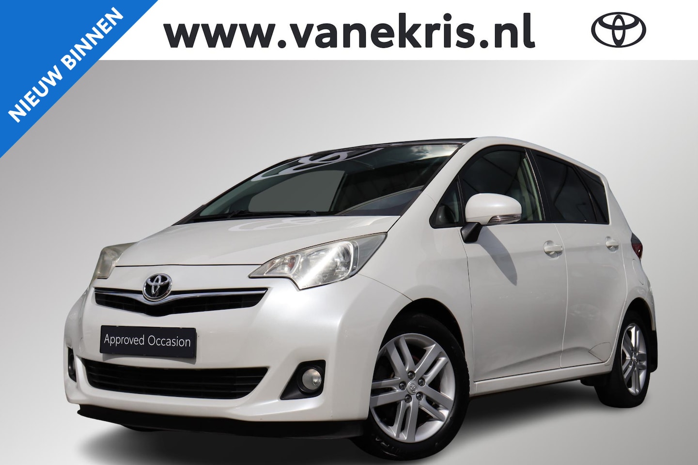 Toyota Verso S - 1.3 VVT-i Dynamic Panoramadak, Trekhaak, Bluetooth, Climate control, Navi, LM Velgen. - AutoWereld.nl