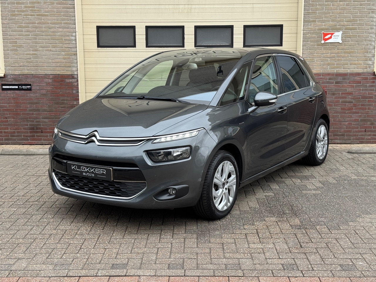 Citroën C4 Picasso - 1.6 THP Exclusive Pano|Massage|Camera|PDC| - AutoWereld.nl