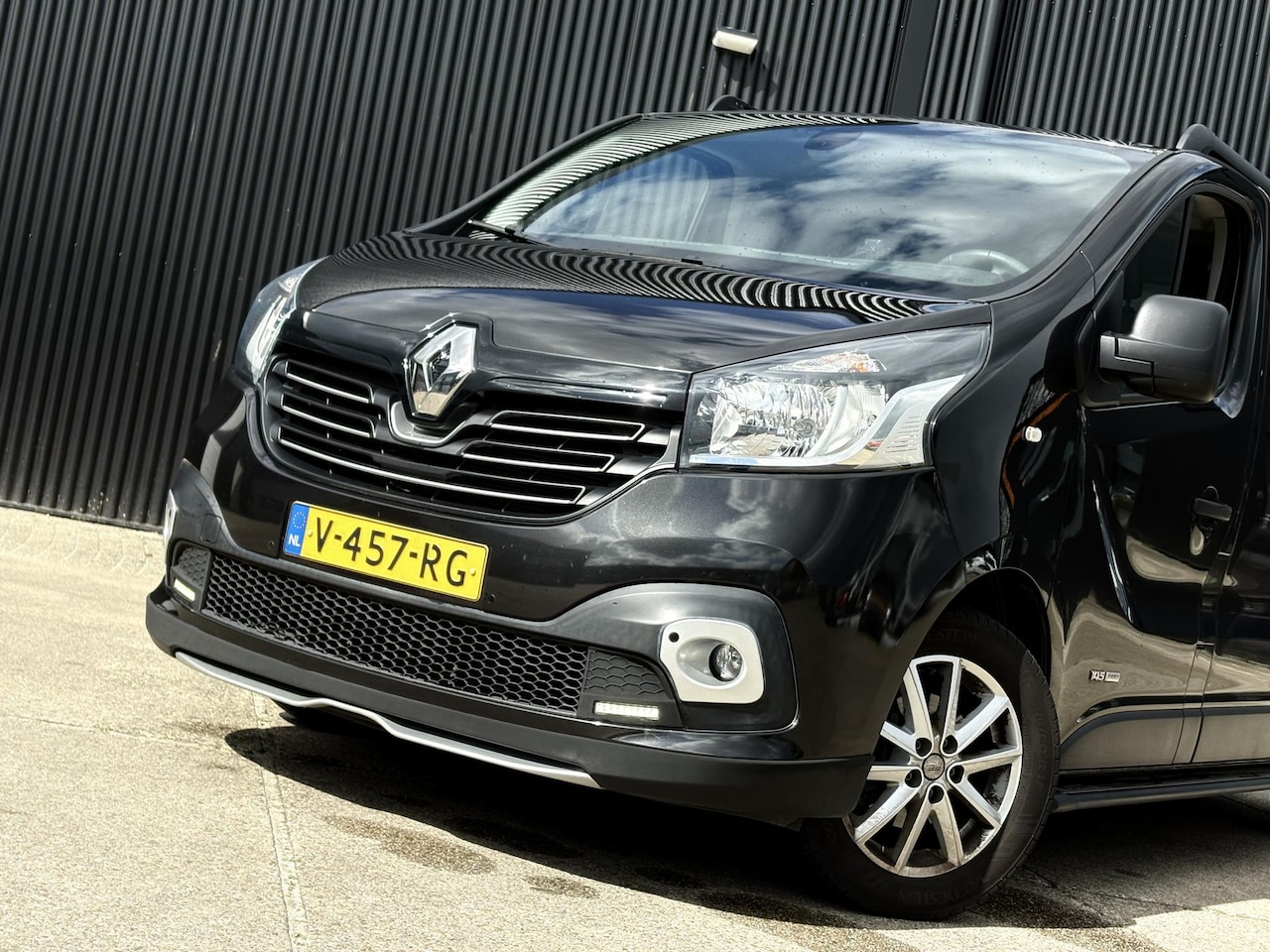 Renault Trafic - 1.6 dCi T29 L2H1 DC Formula Edition Grey Energy | MARGE | LUXE | Camera | PDC VOOR ACHTER - AutoWereld.nl
