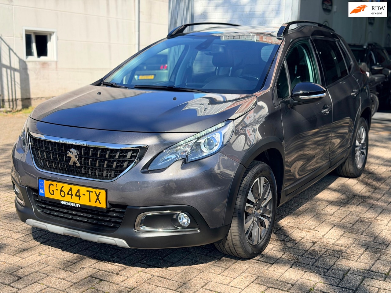 Peugeot 2008 - 1.2 PureTech GT Line Blue Lease Allure Bj:2019 Parksensor leder led INCL BTW - AutoWereld.nl