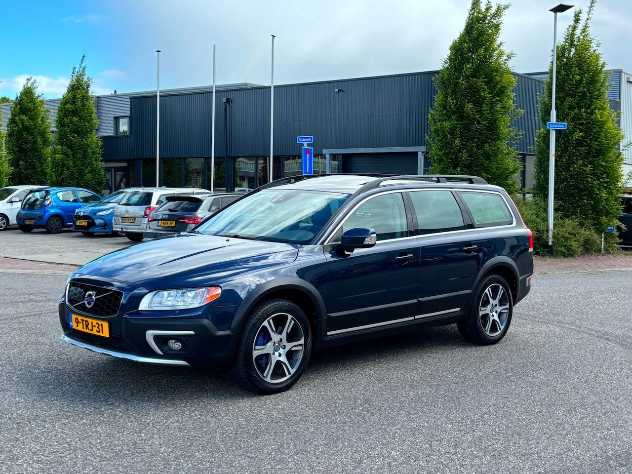 Volvo XC70 - 2.0 D4 FWD Nordic+ Schuifdak Leder Navi Trekhaak - AutoWereld.nl