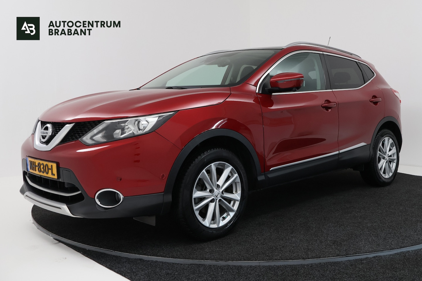 Nissan Qashqai - 1.2 Business Edition (PANORAMADAK, TREKHAAK, STOELVERWARMING, CAMERA, NAVIGATIE, ELEKTR ST - AutoWereld.nl