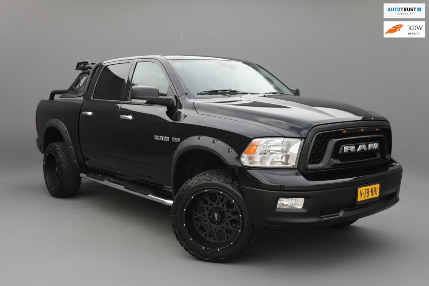 Dodge Ram 1500 - Rebel|BLACK OPS|Rollbar|Fender Flares|Verhoogd - AutoWereld.nl