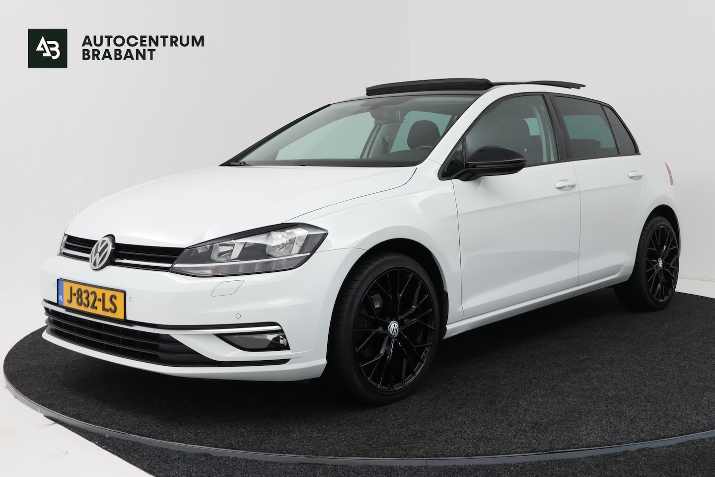 Volkswagen Golf - 1.0 TSI Comfortline Business (PANORAMADAK, NAVIGATIE, STOELVERWARMING, CRUISE ADAPTIEF, PA - AutoWereld.nl