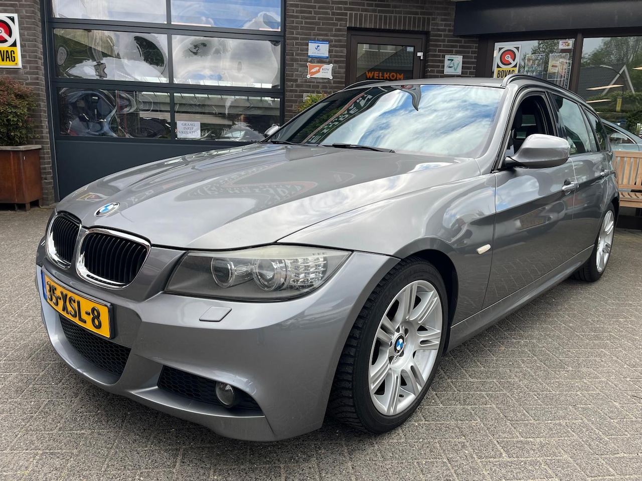 BMW 3-serie Touring - 2.0 I 318 High Exc. Trekhaak Perfect onderhouden - AutoWereld.nl