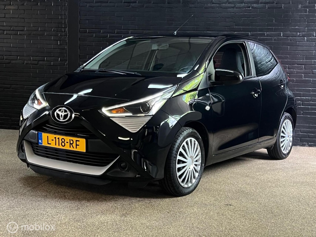 Toyota Aygo - 1.0 VVT-i x-joy 1.0 VVT-i x-joy - AutoWereld.nl