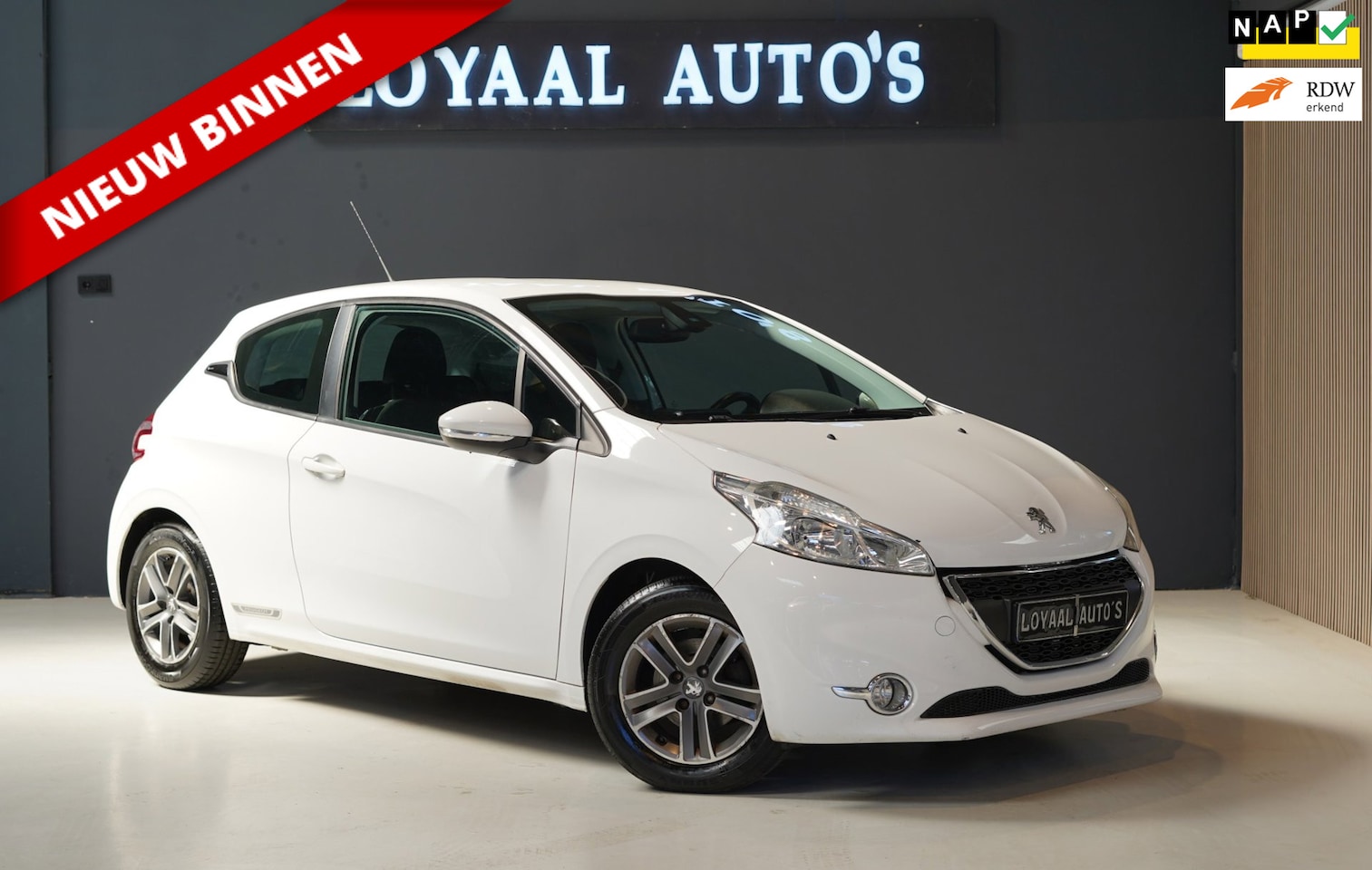 Peugeot 208 - 1.2 VTi Envy | NAVI | AIRCO | CRUISE | PDC | NAP | APK - AutoWereld.nl