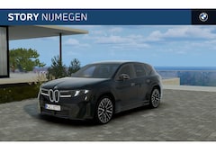 BMW iX3 - 40 eDrive M Sport / M Sportstoelen / Head-Up / Stuurverwarming / Harman-Kardon / Driving A
