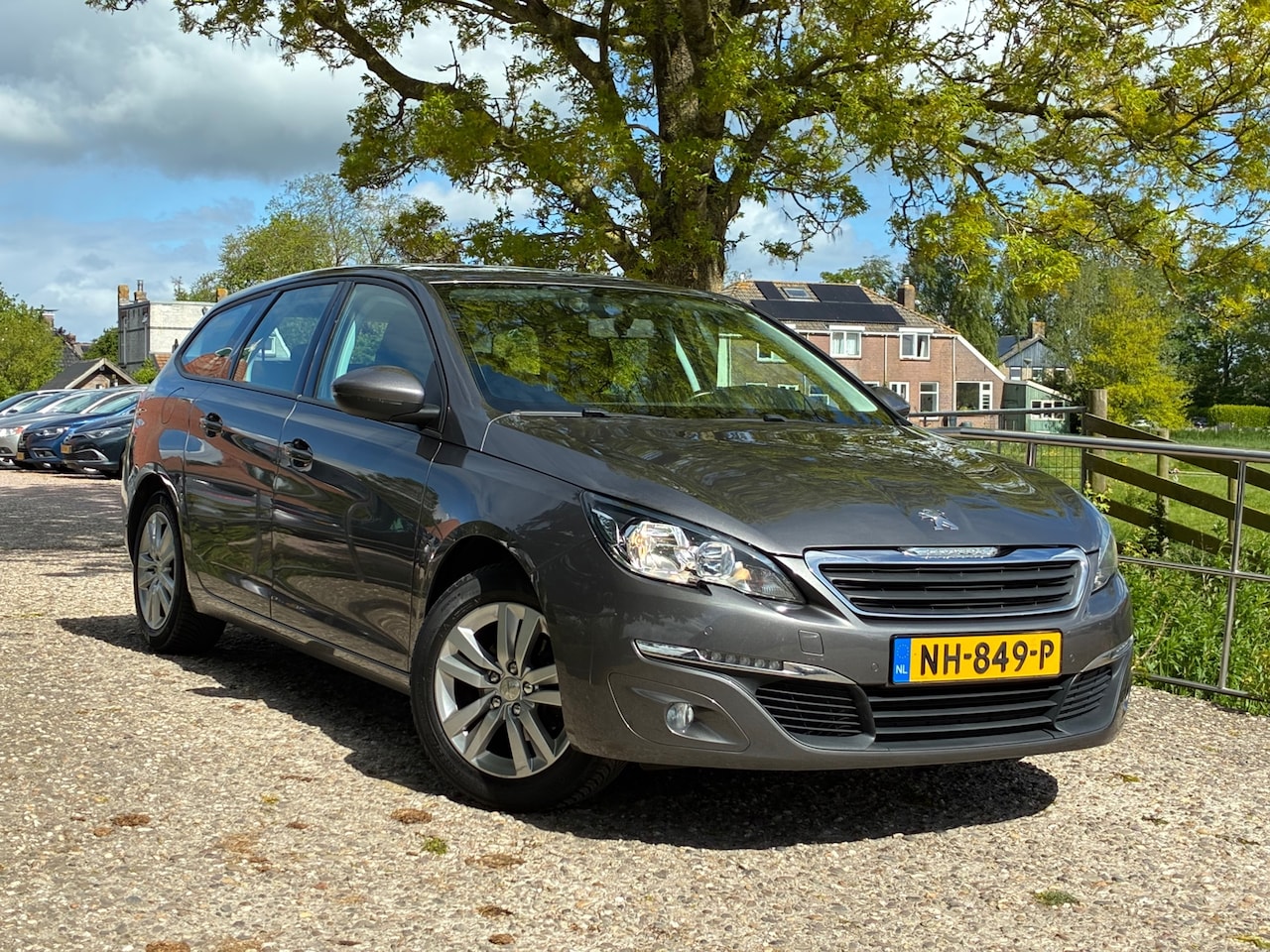 Peugeot 308 SW - 1.2 PureTech Allure | Automaat + Cruise + Navi Nu € 7.975,-!!! - AutoWereld.nl