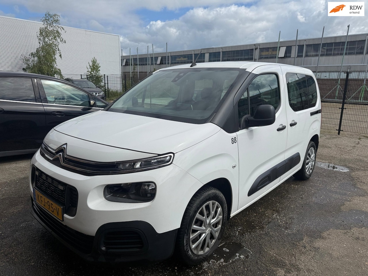 Citroën Berlingo XL - 1.2 PureTech Live Lane Assist Carplay Navi - AutoWereld.nl