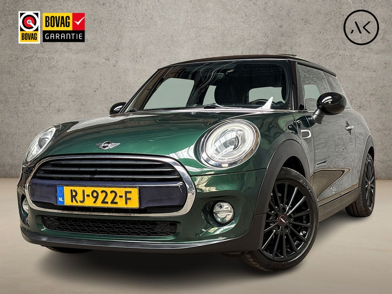 MINI John Cooper Works - Mini 1.5 JCW Pack Automaat (PANORAMADAK, NAVIGATIE, CLIMATE, ZWART HEMEL, SPORTSTOELEN, PA - AutoWereld.nl
