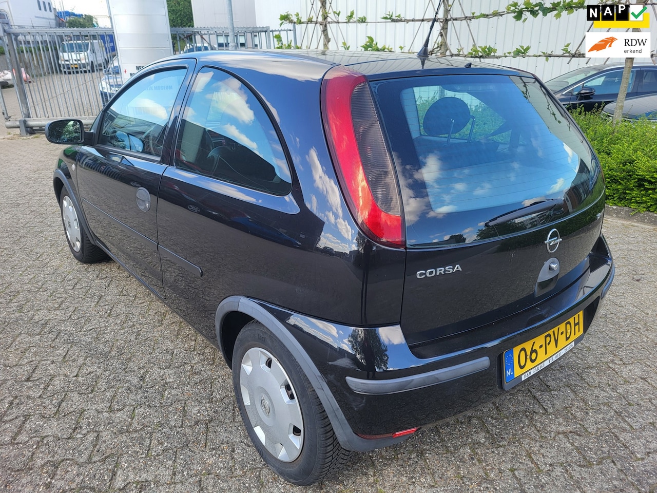 Opel Corsa - APK NIEUW 2004 AIRCO 191 dkm 1.2-16V - AutoWereld.nl
