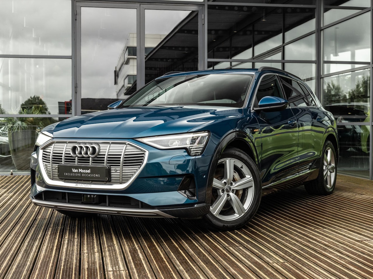 Audi e-tron - e-tron 55 quattro 95 kWh | SPORTSTOELEN | PANORAMA/SCHUIF-KANTELDAK | STOELMEMORY | STOELV - AutoWereld.nl
