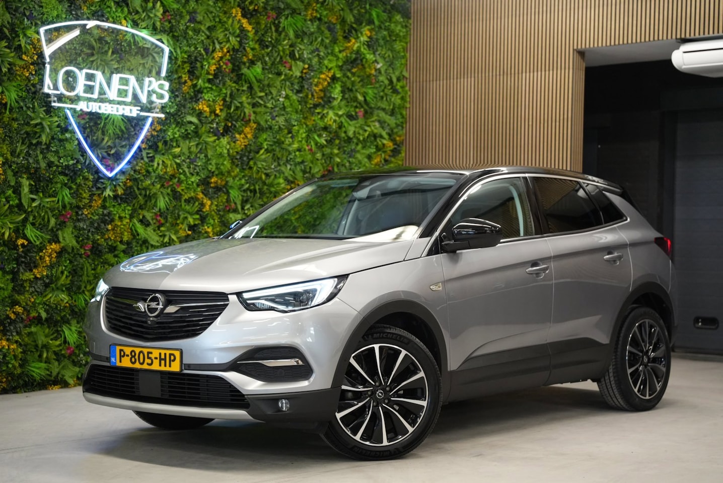 Opel Grandland X - 1.6 Turbo Ultimate / Panoramadak / Trekhaak / Rondomzicht camera - AutoWereld.nl