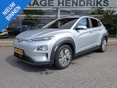 Hyundai Kona Electric - EV Fashion 64 kWh | SOH: 94, 3% | 3 fase | Warmtepomp | Trekhaak | Camera | Adaptive CC |