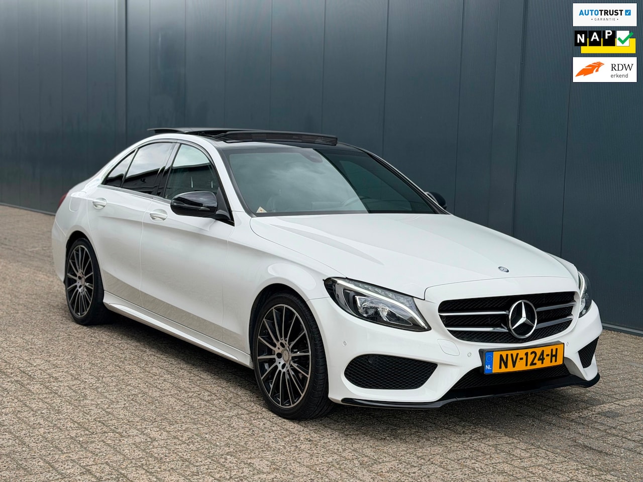 Mercedes-Benz C-klasse - 180 AMG | Pano | StoelVW | NL Auto NAP | - AutoWereld.nl