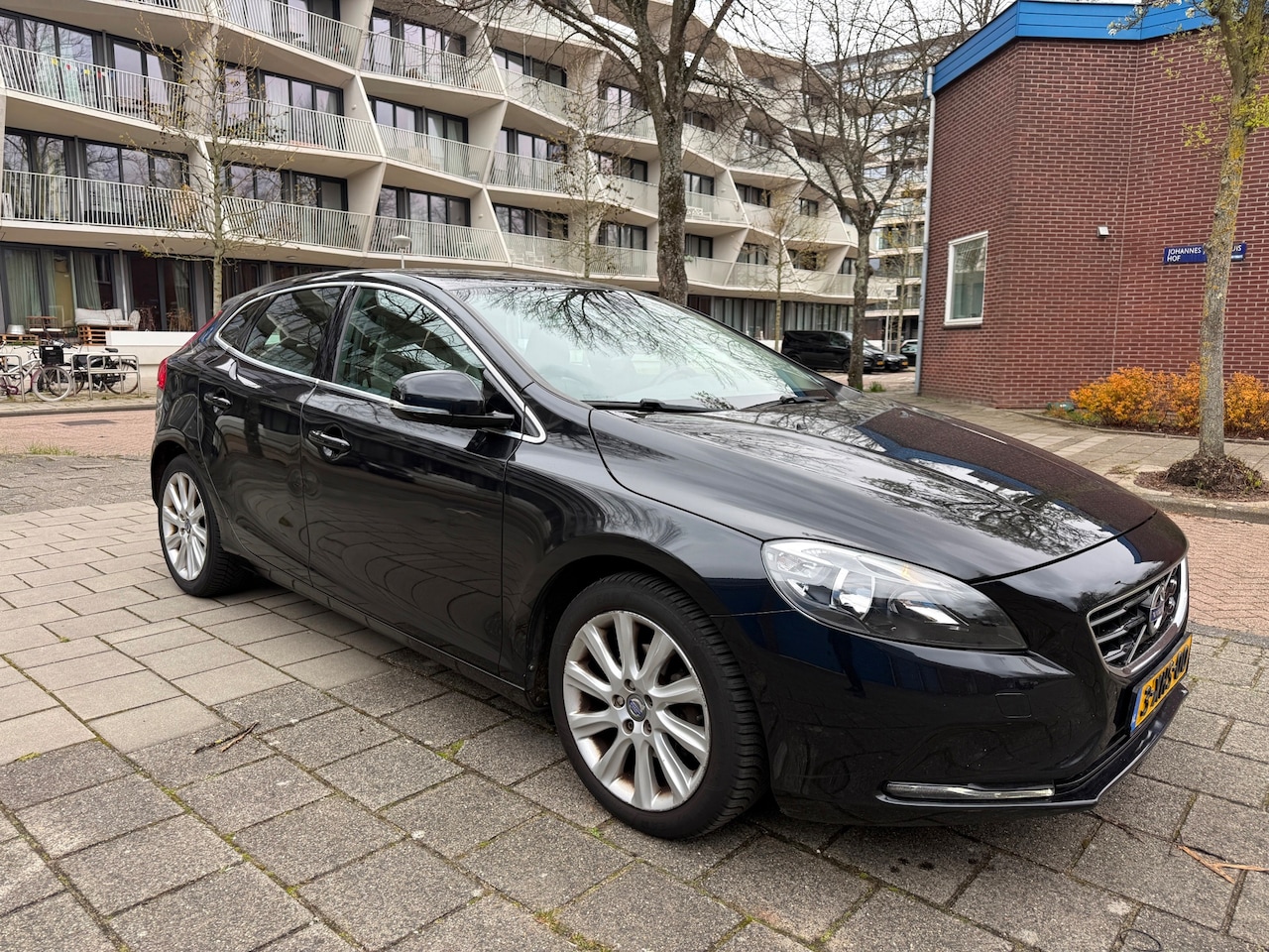 Volvo V40 - 1.6 D2 Summum Leder Cruise Black Edition - AutoWereld.nl