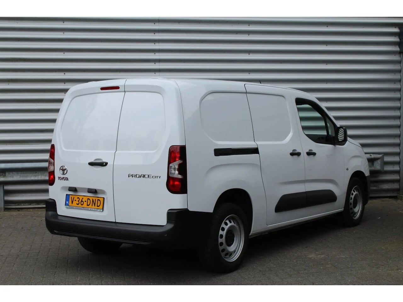 Toyota ProAce City - 1.5 D-4D Live Long Ingerichte Laadruimte | Carplay | Airco | Cruise | Parkeersensoren Acht - AutoWereld.nl