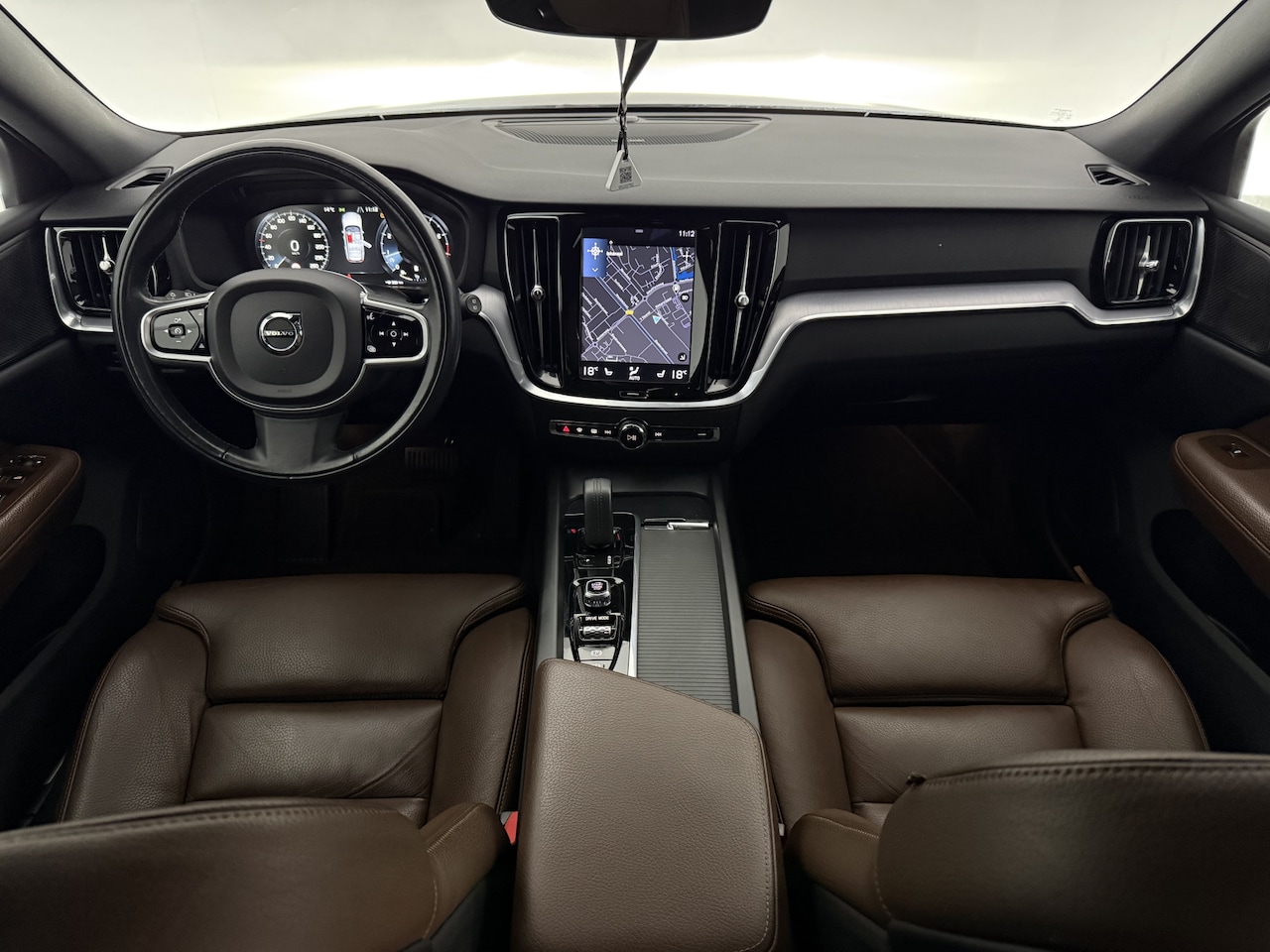 Volvo V60 - 2.0 B3 Inscription | Virtual | H/K | Camera | Carplay | Adap. Cruise | LED | Stoel/stuurve - AutoWereld.nl