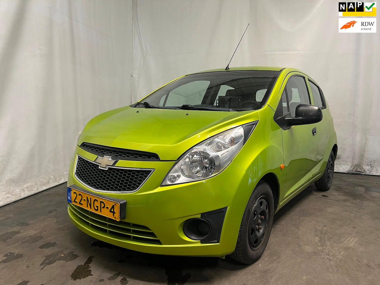Chevrolet Spark - 1.0 16V LS - Schade - AutoWereld.nl